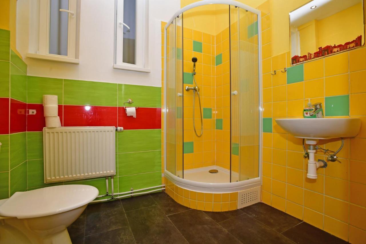 Benedikt City Center Hostel Prague Exterior photo